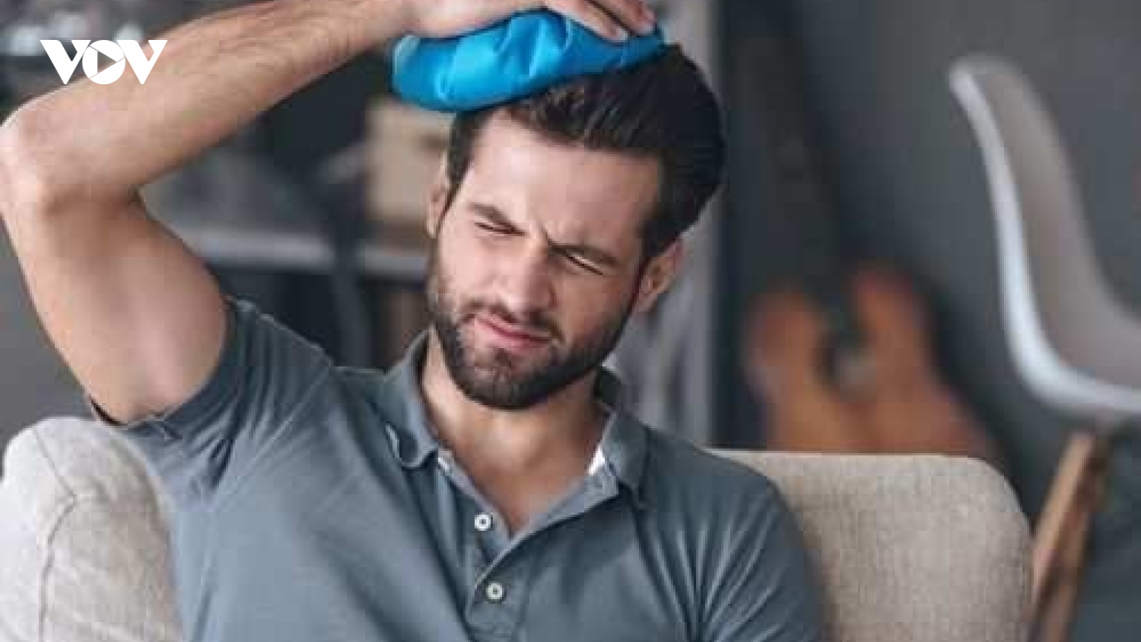 Đau đầu sau khi tiêm vaccine COVID-19 có bất thường?
