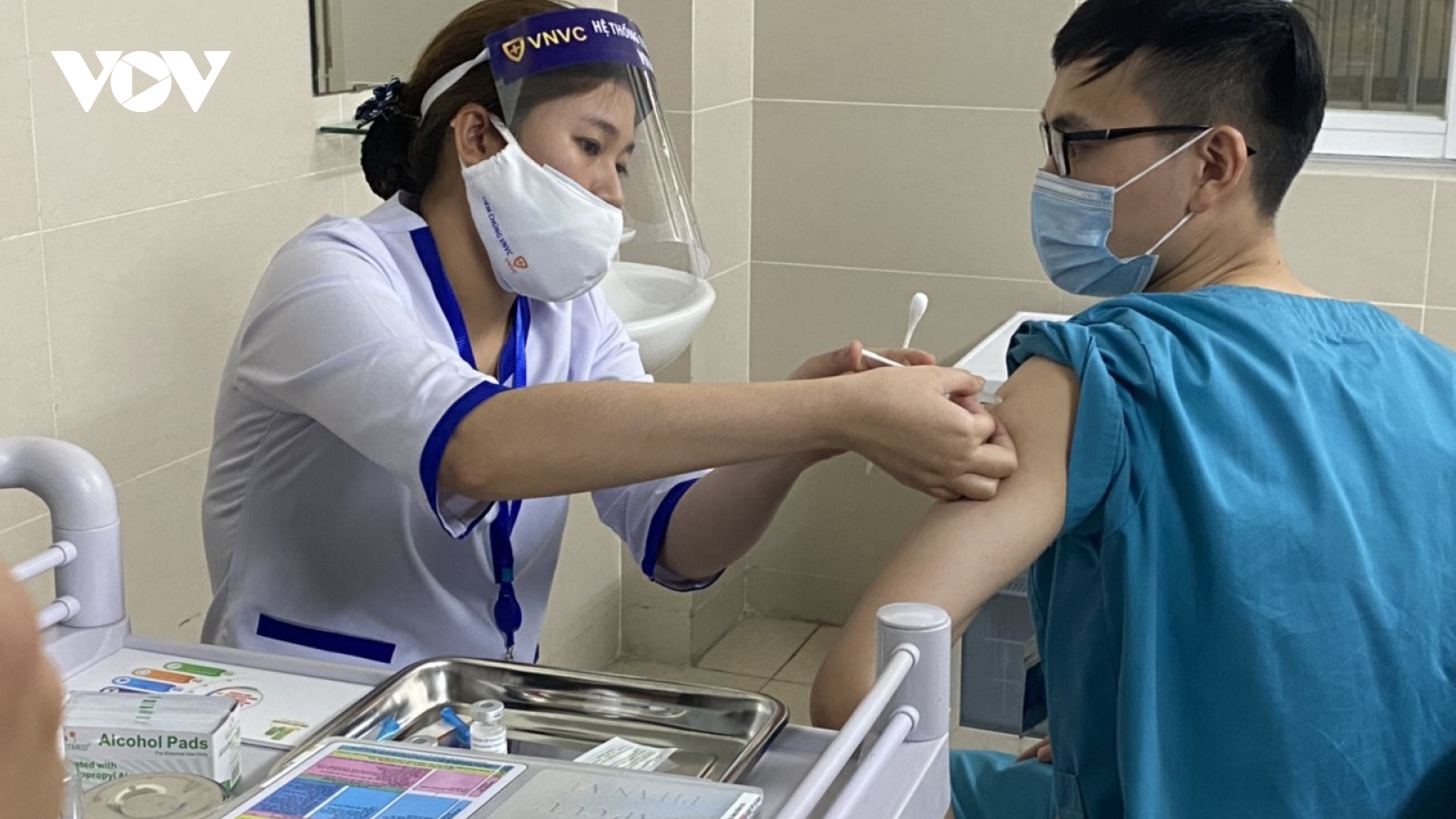 Sáng nay (9/3), TP Hà Nội bắt đầu triển khai tiêm vaccine ngừa COVID-19