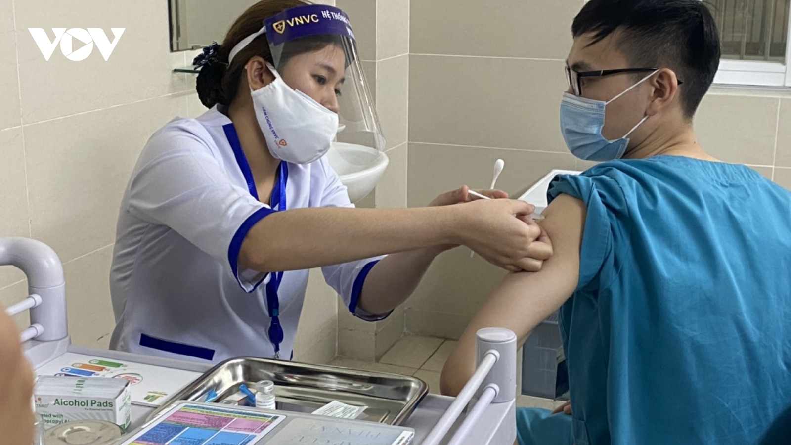 Sáng nay (9/3), TP Hà Nội bắt đầu triển khai tiêm vaccine ngừa COVID-19 