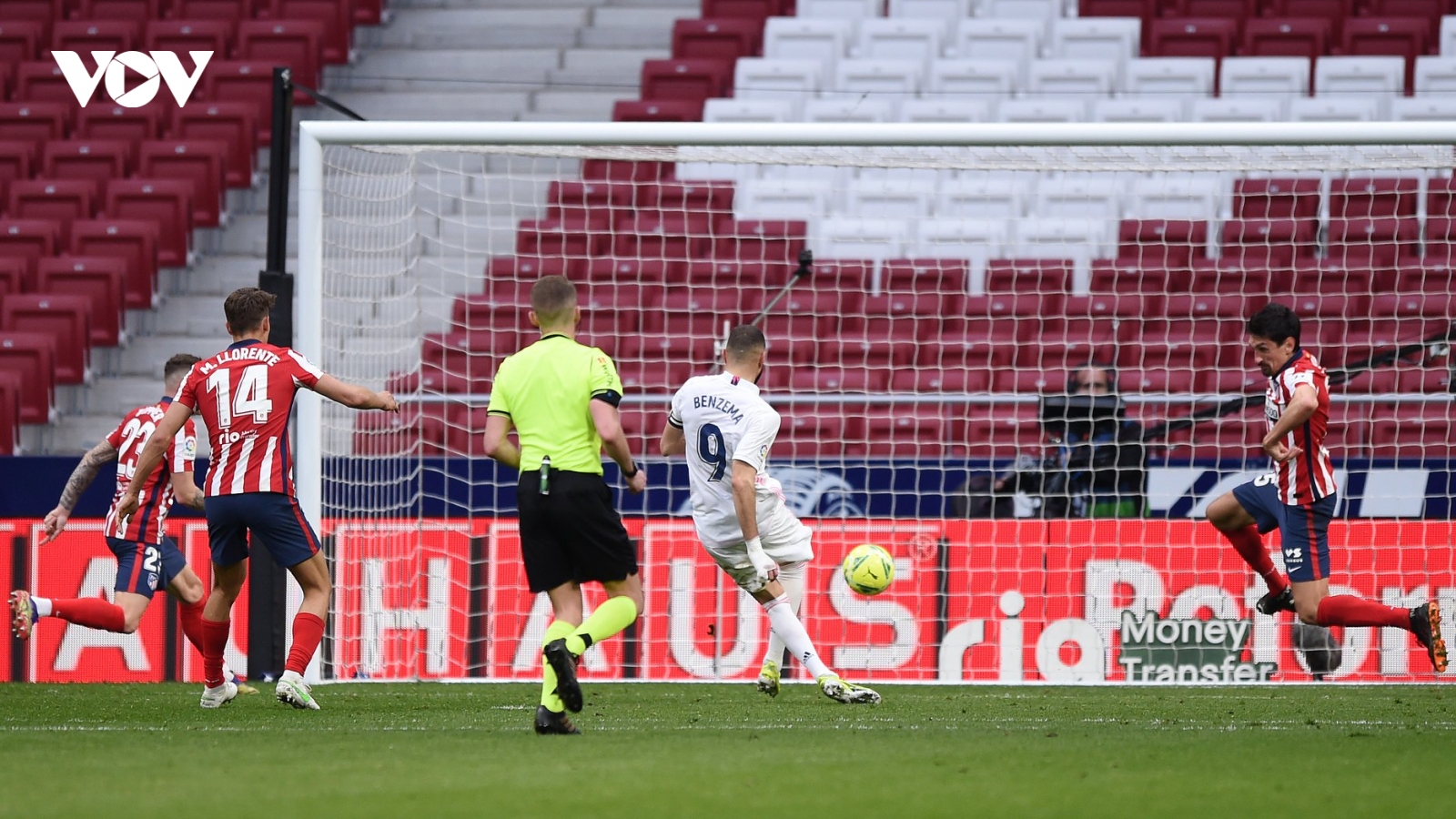 Atletico bị Real cầm hòa, cuộc đua vô địch La Liga căng như dây đàn