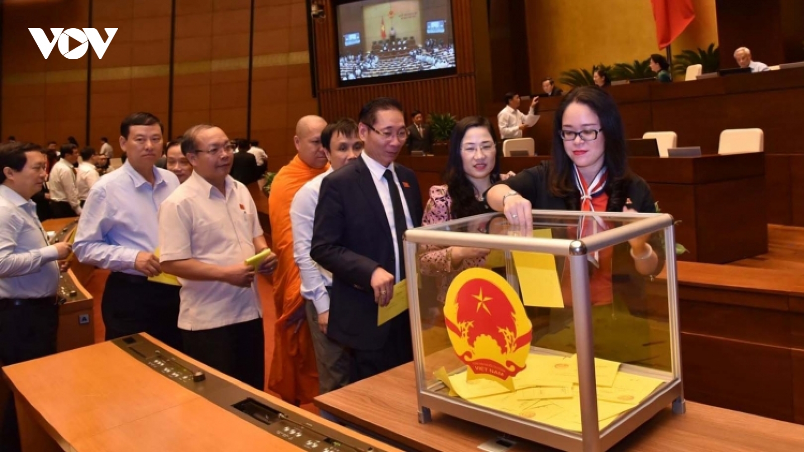 Kỳ họp 11 Quốc hội khoá XIV: Nhìn lại nhiệm kỳ để nỗ lực hơn vì dân