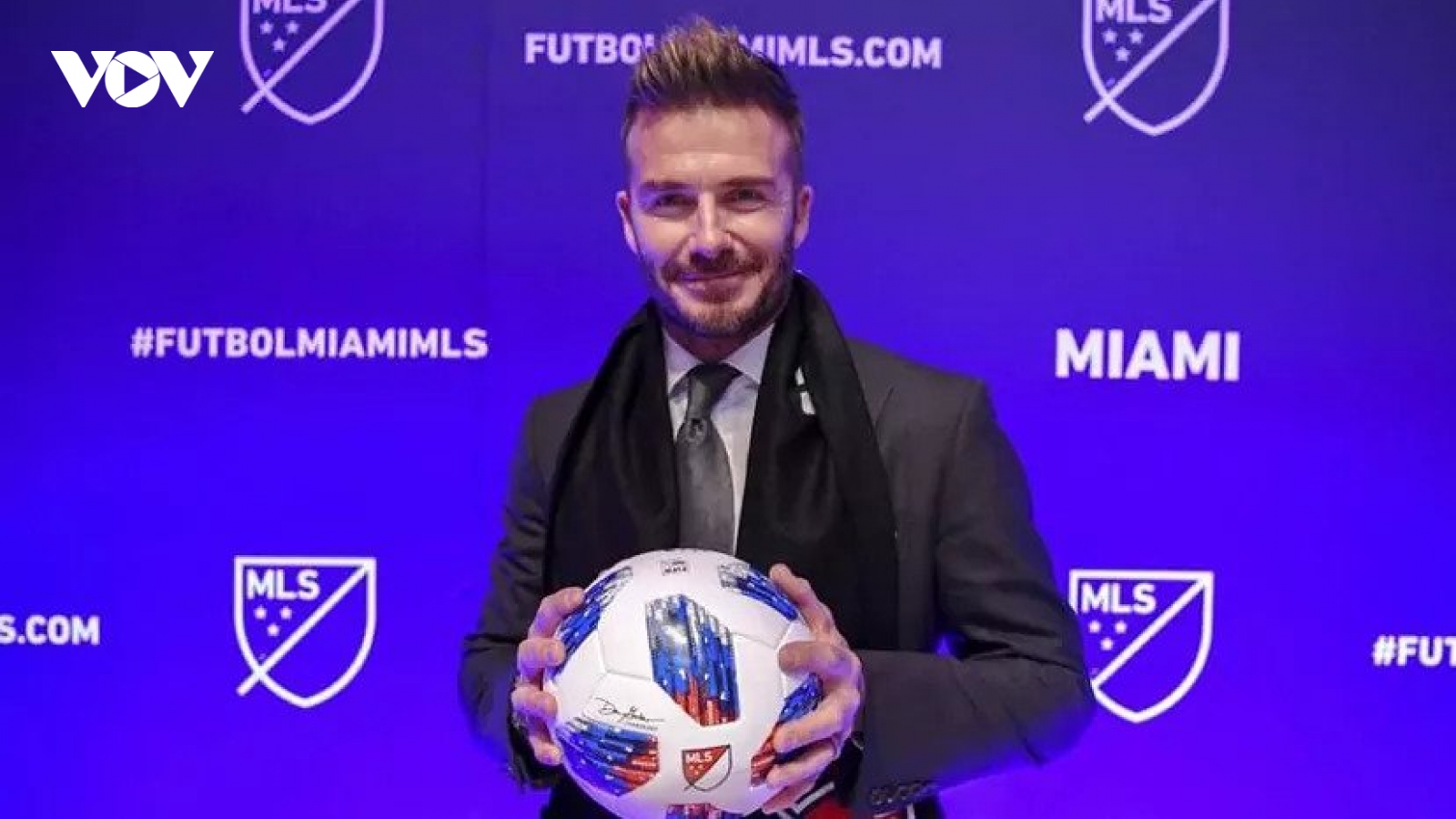 "Mua Ronaldo hay Messi không phải là điều khó" 