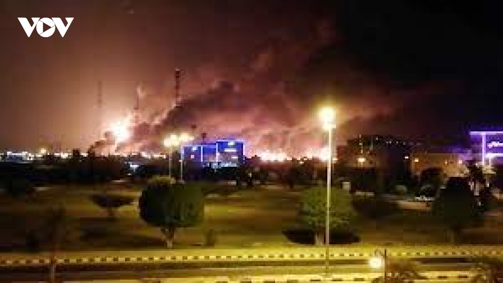 Houthi tấn công cơ sở dầu khí Saudi Arabia: Sáng kiến hòa bình nhận lời đáp “rắn”