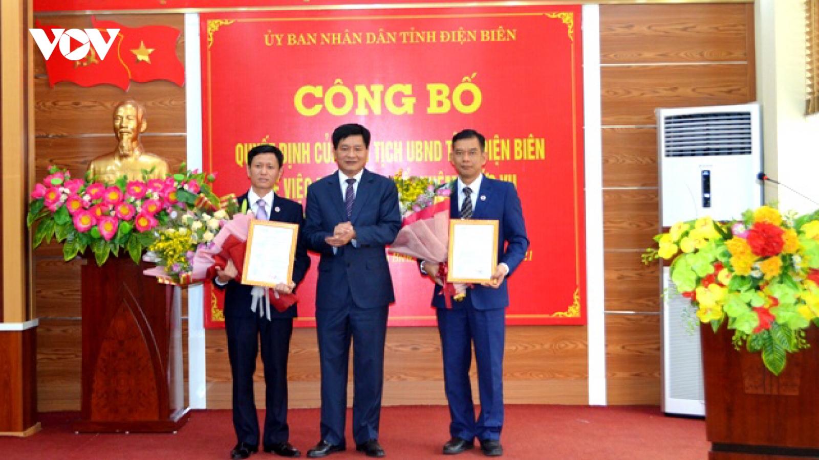 Trao quyết định bổ nhiệm nhân sự các sở, ngành của Điện Biên