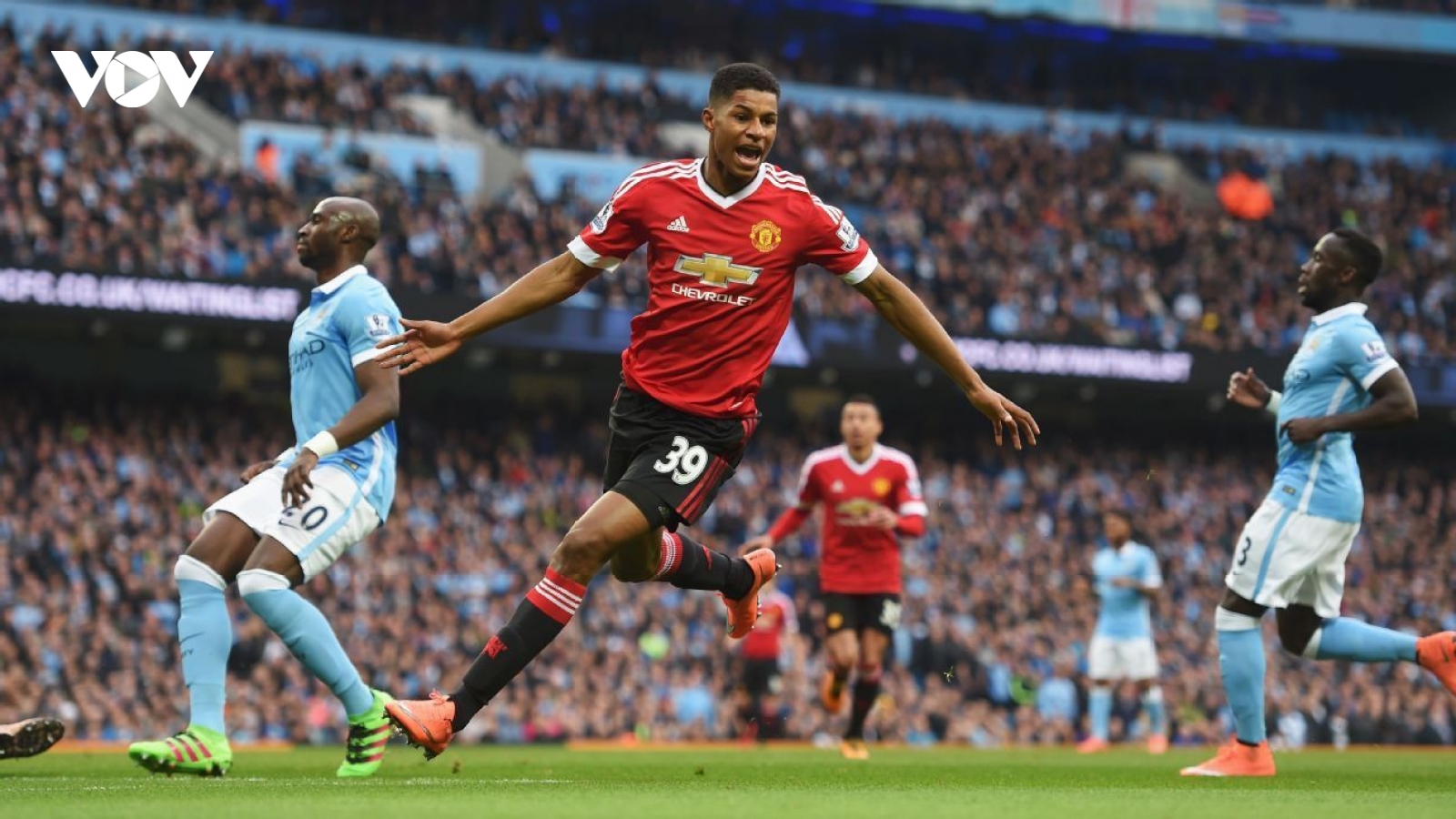 Ngày này năm xưa: Sao trẻ MU tỏa sáng ngay trận derby Manchester đầu tiên
