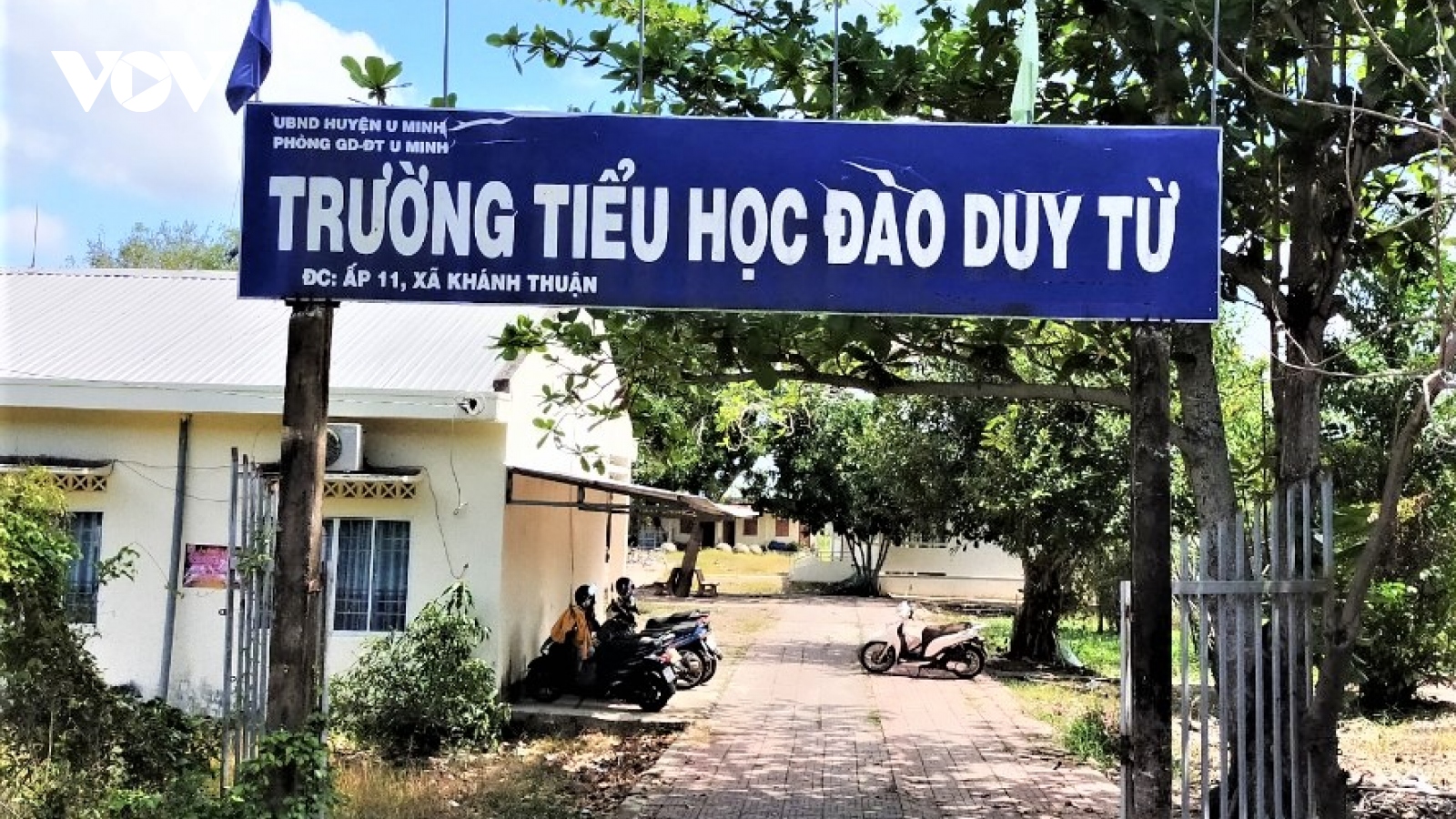 Giáo viên Cà Mau làm công tác thư viện bị cắt phụ cấp thâm niên