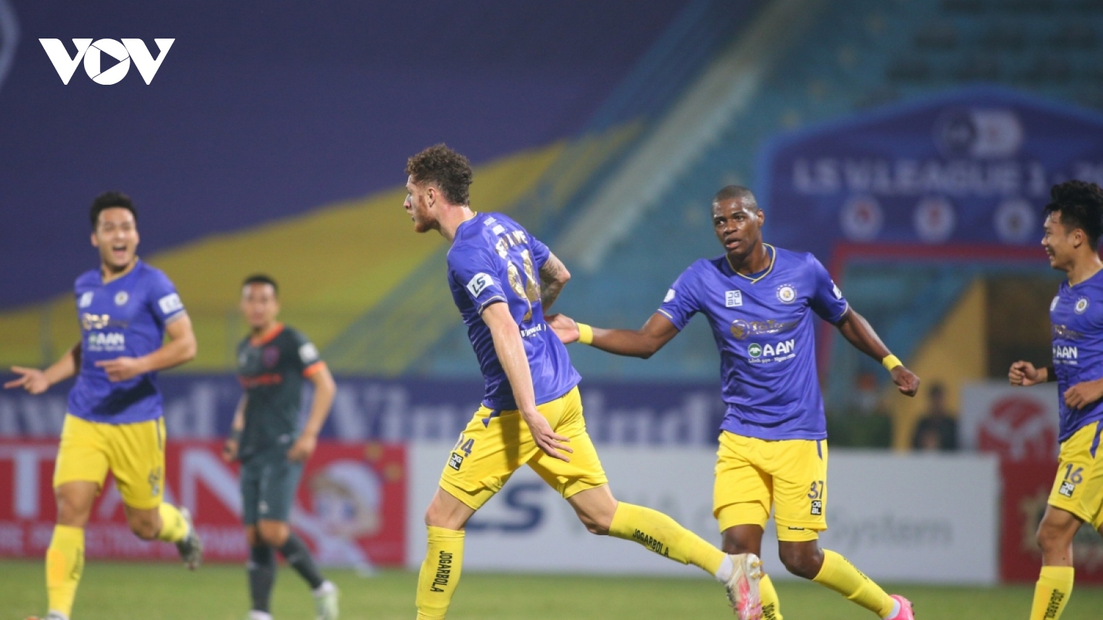 V-League 2021 trở lại: Hà Nội FC, Viettel, HAGL được phép thay ngoại binh 
