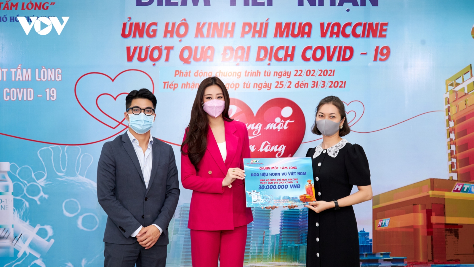 Hoa hậu Khánh Vân đóng góp vào quỹ “Chung một tấm lòng” chung tay đẩy lùi dịch Covid-19