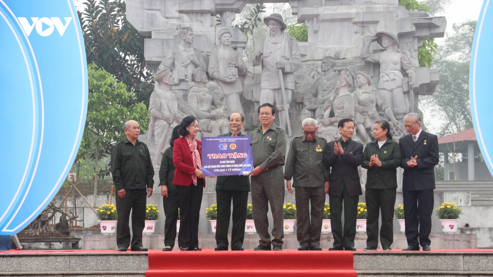 Trưởng Ban Dân vận Trung ương dự Lễ kỷ niệm 70 năm Bác Hồ tặng thơ Thanh niên Xung phong
