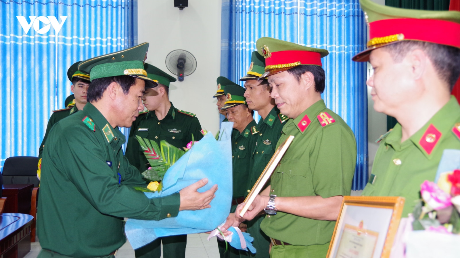 Bộ đội Biên phòng trao thưởng cho lực lượng phá 2 chuyên án ma tuý lớn ở Điện Biên