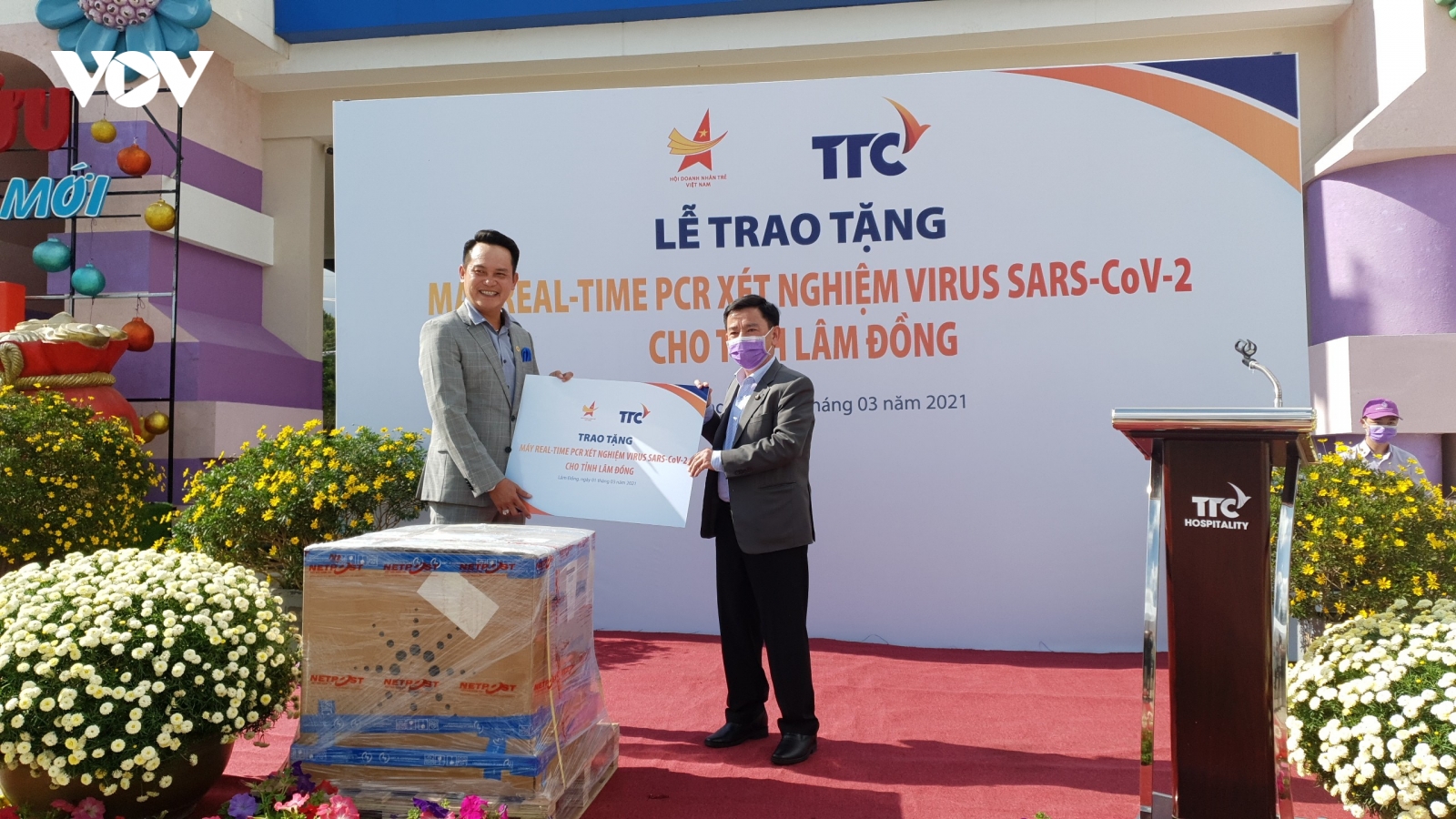 Lâm Đồng tiếp nhận máy xét nghiệm SARS-CoV-2