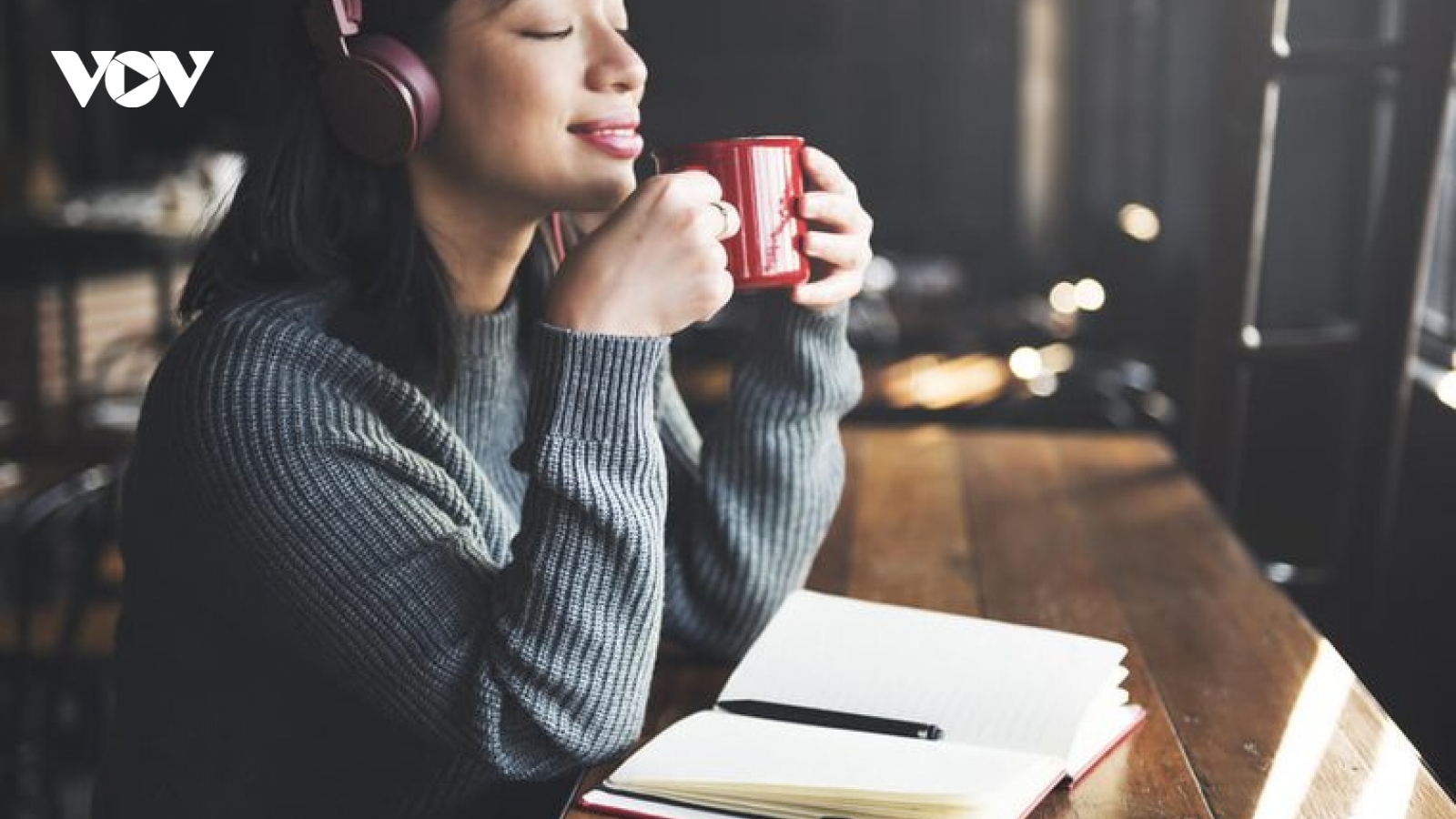 11 mẹo giúp bạn tỉnh táo sau bữa trưa