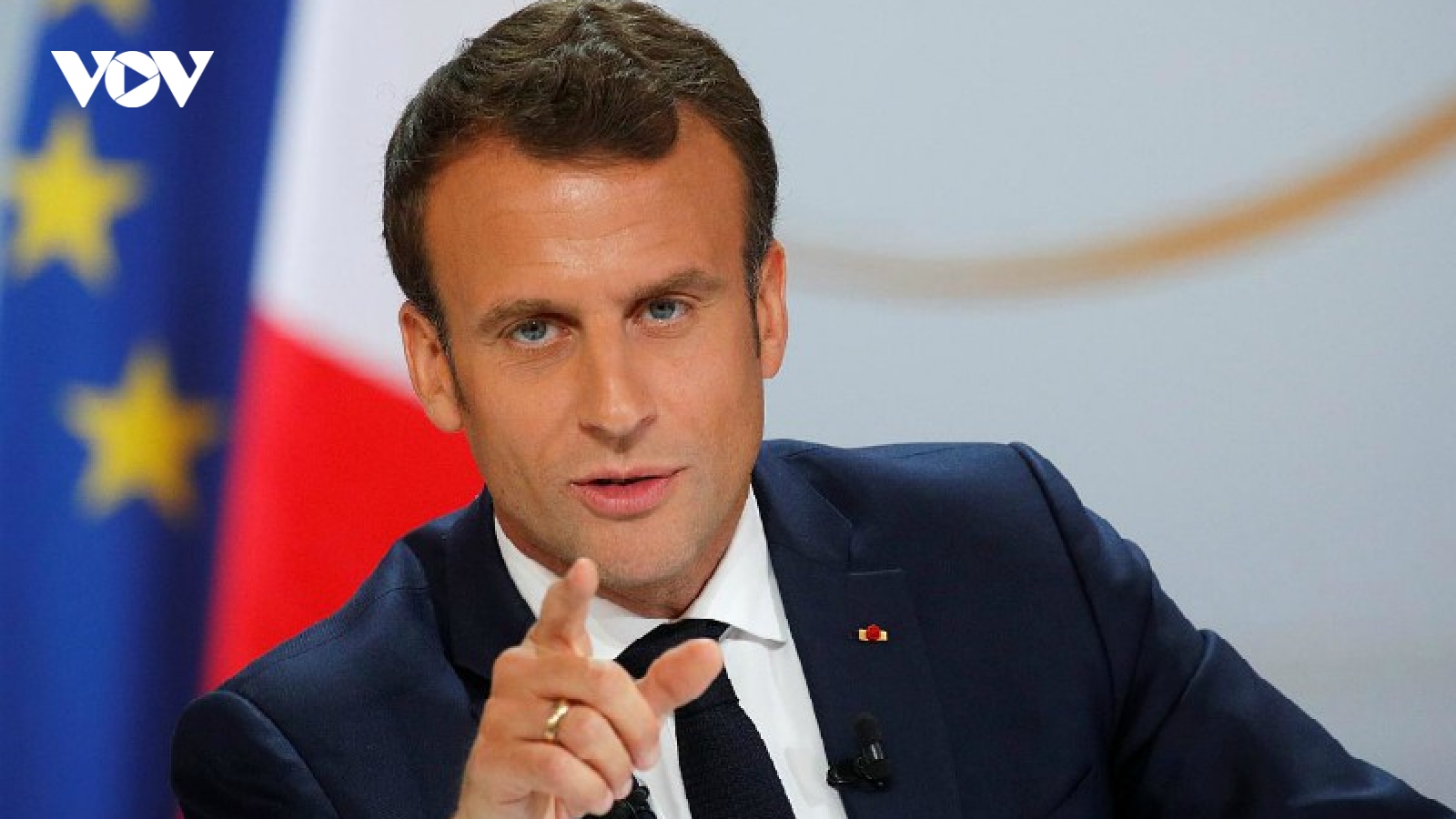 Tổng thống Pháp Macron: EU cần cấm xuất khẩu vaccine ngừa Covid-19