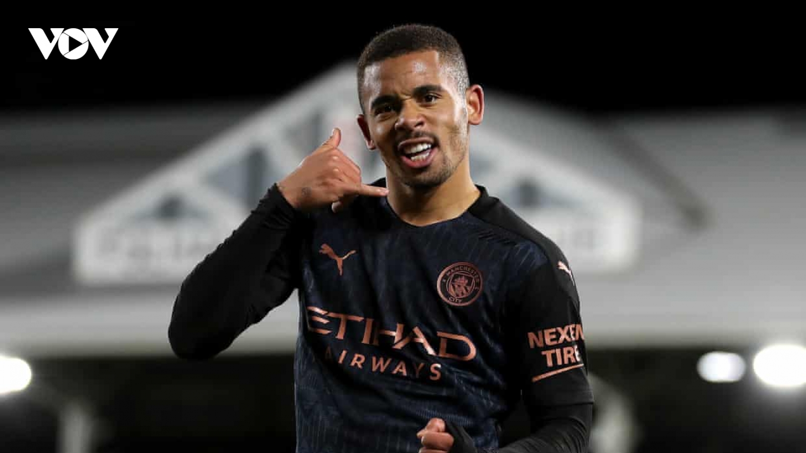 Đè bẹp Fulham, Man City hơn MU 17 điểm trong cuộc đua vô địch