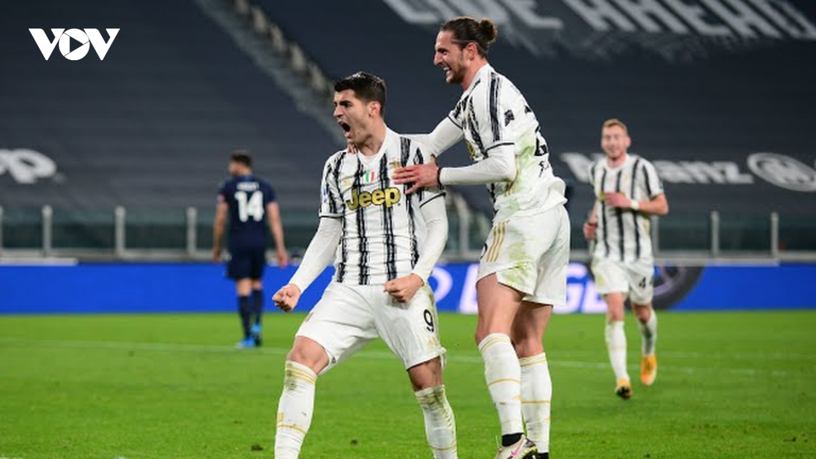 Juventus thắng dễ Lazio, phả hơi nóng vào AC Milan và Inter Milan