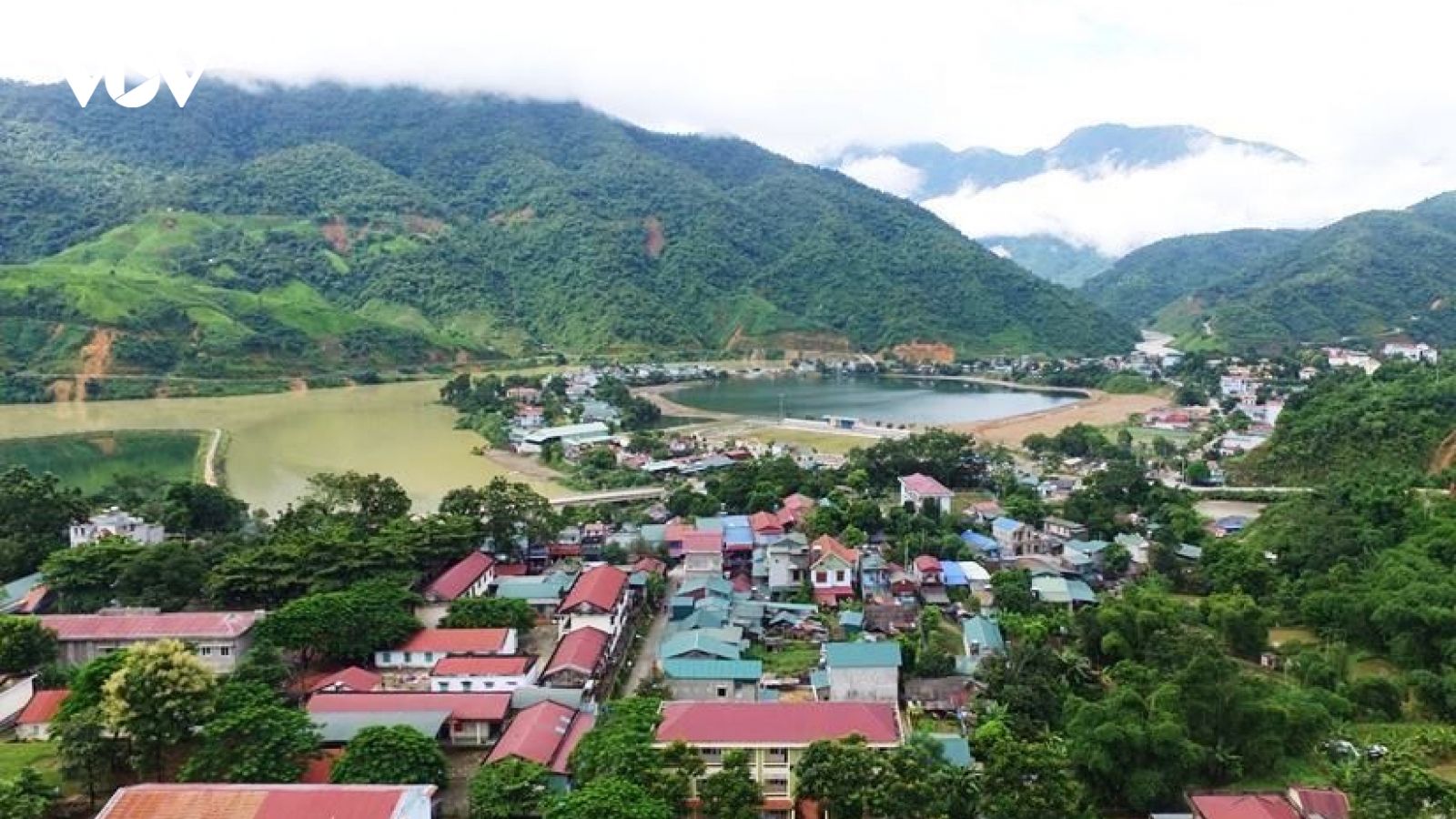 Người dân biên giới Lai Châu no ấm nhờ rừng