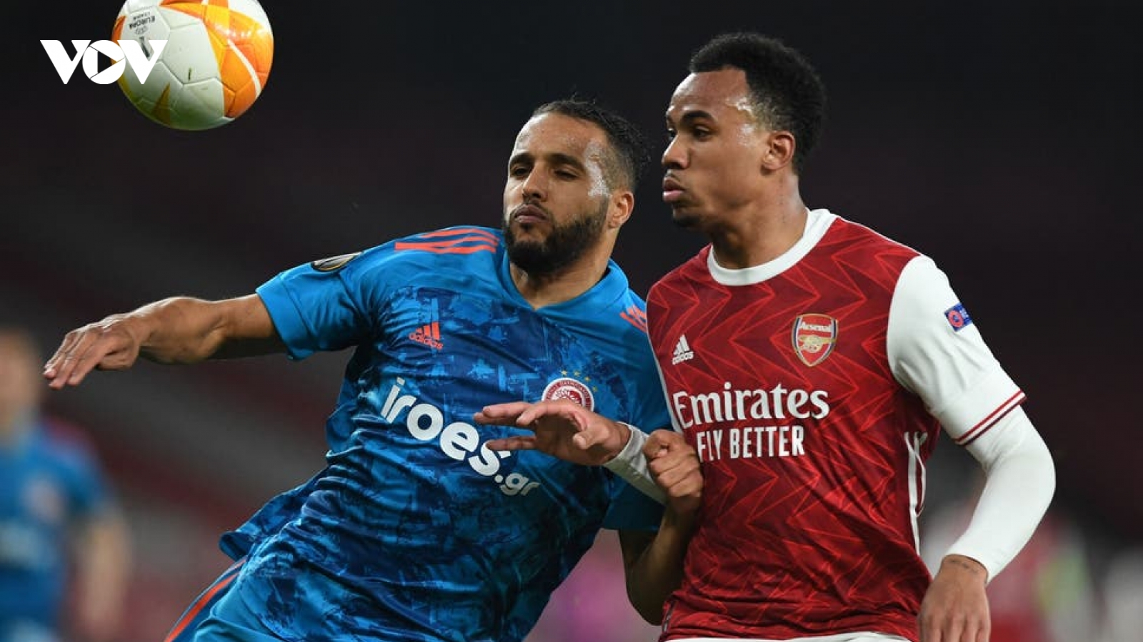 Thua Olympiacos trên sân nhà, Arsenal vất vả vào tứ kết Europa League
