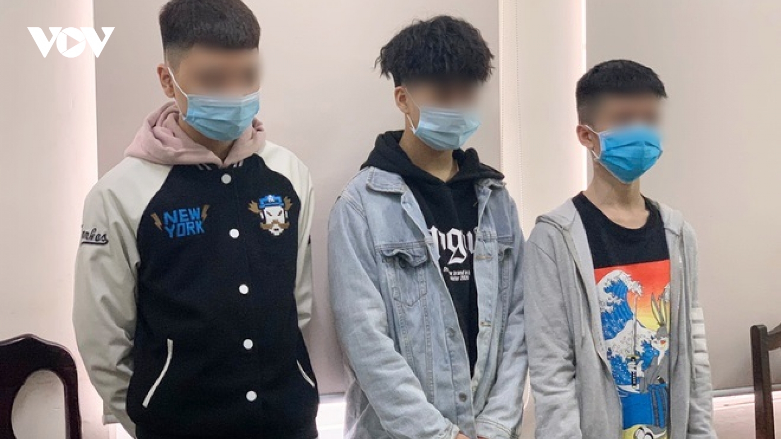 Ba đối tượng thừa nhận đã quấy rối người nước ngoài ở quận Tây Hồ