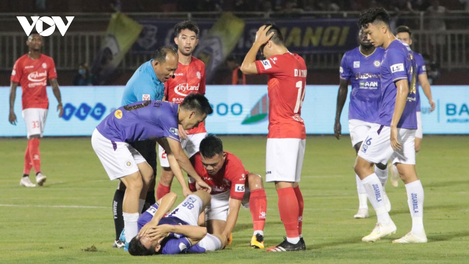 Int’l media express shock at V.League 1 horror challenge