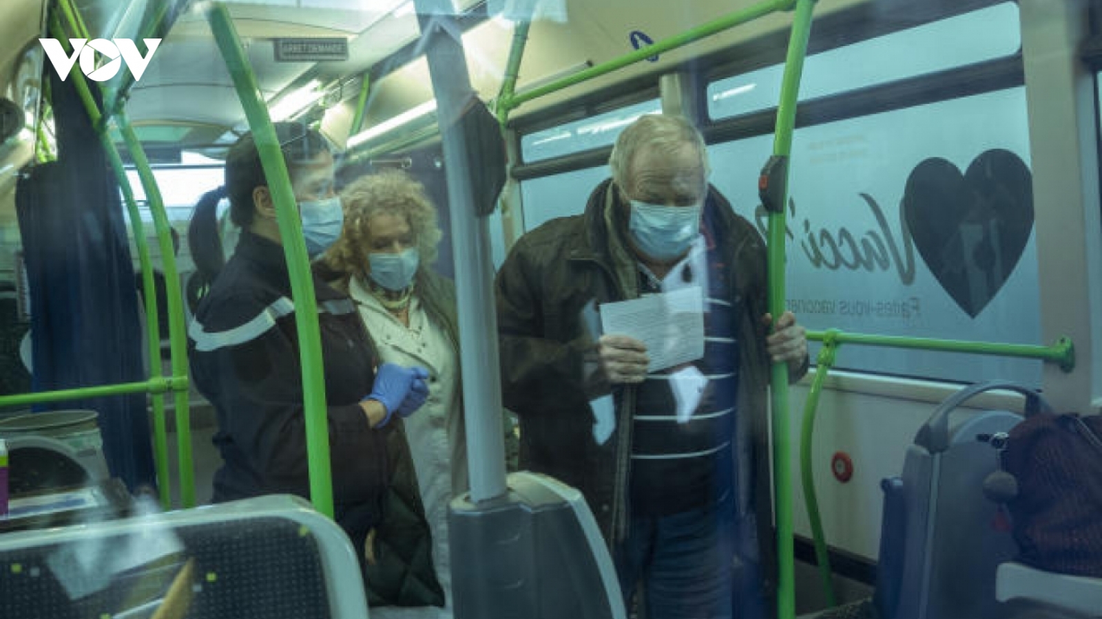 Pháp tái phong tỏa Thủ đô Paris và 15 tỉnh vì dịch Covid-19