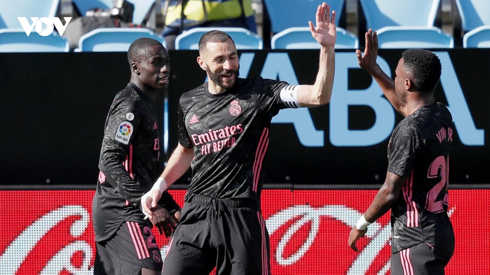 Benzema tỏa sáng, Real Madrid thắng nhọc Celta Vigo