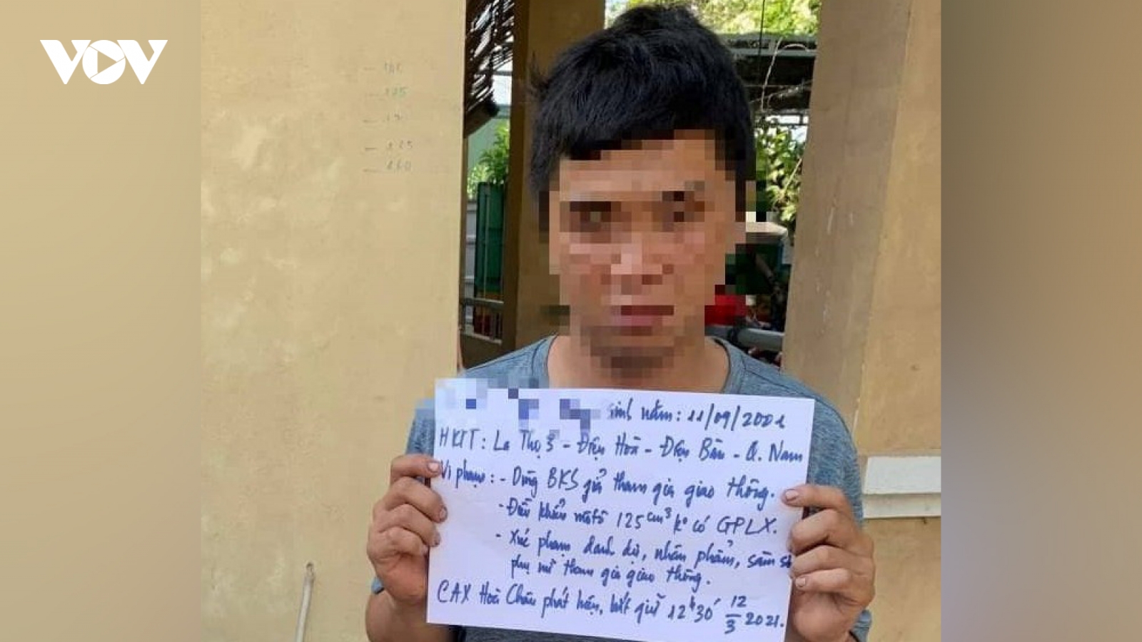 Tạm giữ thanh niên sàm sỡ học sinh, giáo viên trên đường vắng