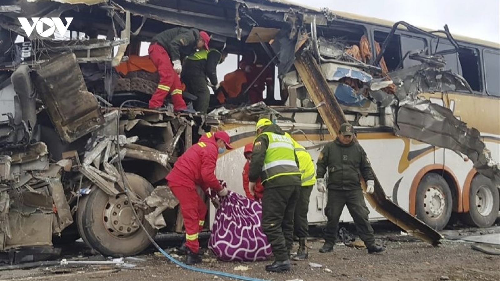 Tai nạn xe bus ở Bolivia khiến ít nhất 21 người chết, hơn 20 người bị thương
