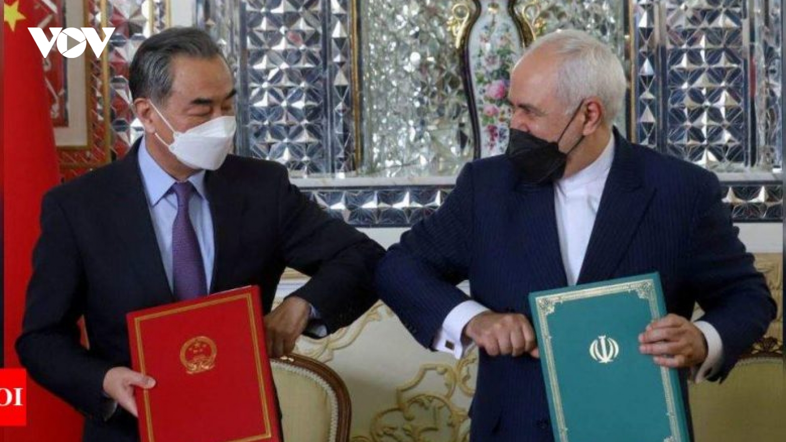 Đổi đầu tư lấy dầu mỏ: Trung Quốc và Iran bắt tay, đôi bên cùng có lợi?