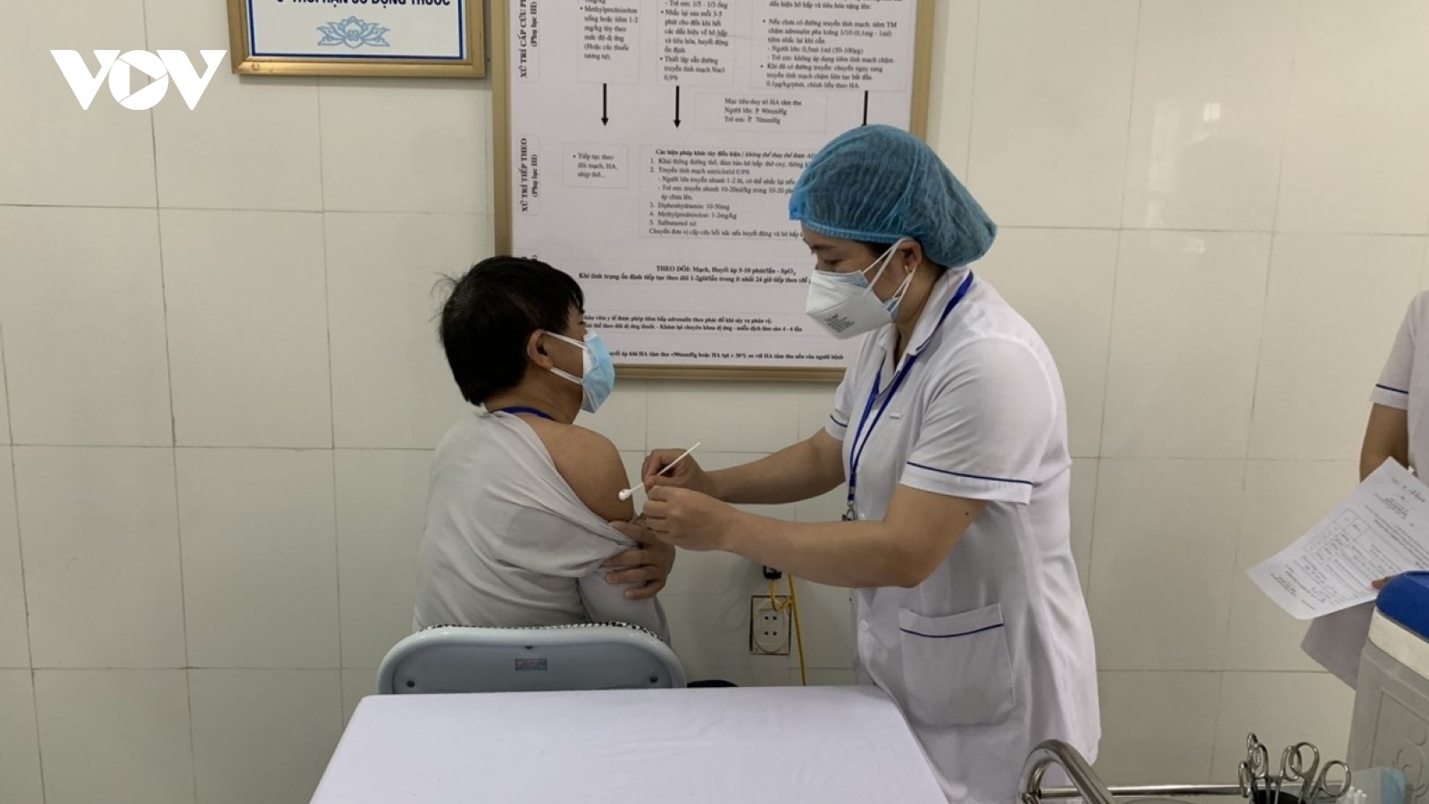 Nhiều trường hợp phản vệ sau tiêm vaccine Covid-19 được xử trí kịp thời