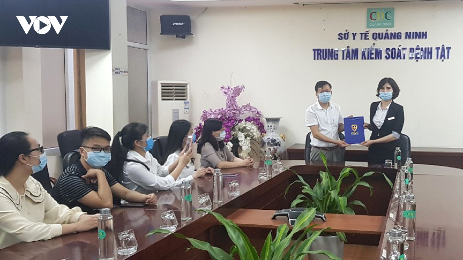 Quảng Ninh tiếp nhận 4.100 liều vaccine Covid-19