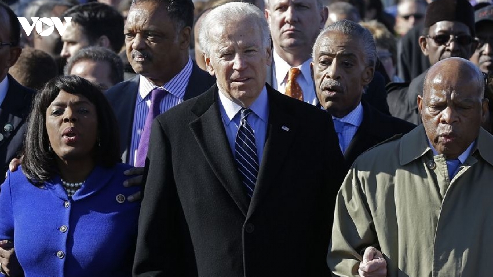 Tổng thống Biden ký ban hành sắc lệnh tạo thuận lợi cho người dân Mỹ đi bầu cử