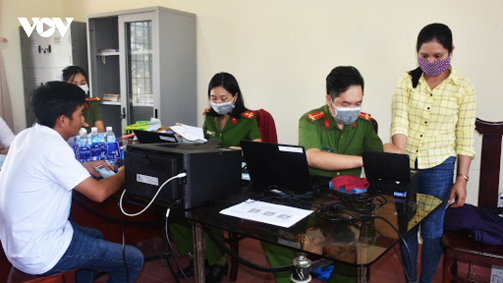 Thủ tục đổi thẻ căn cước mã vạch sang thẻ căn cước công dân gắn chip