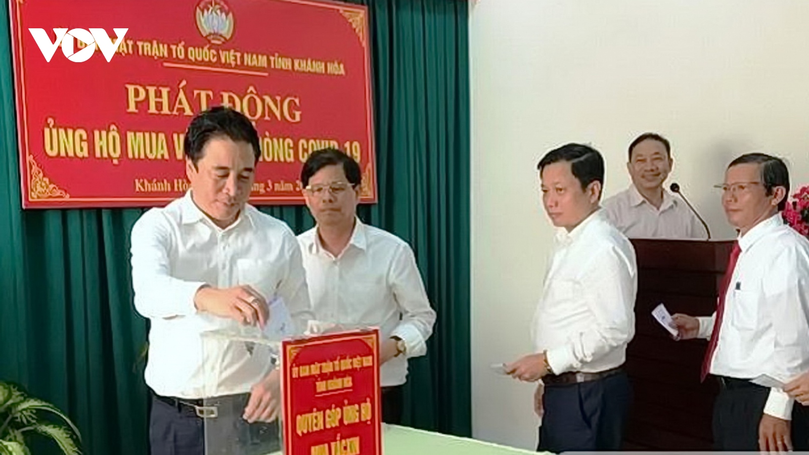 Khánh Hòa tiếp nhận hơn 6,3 tỷ đồng ủng hộ mua vaccine phòng Covid-19