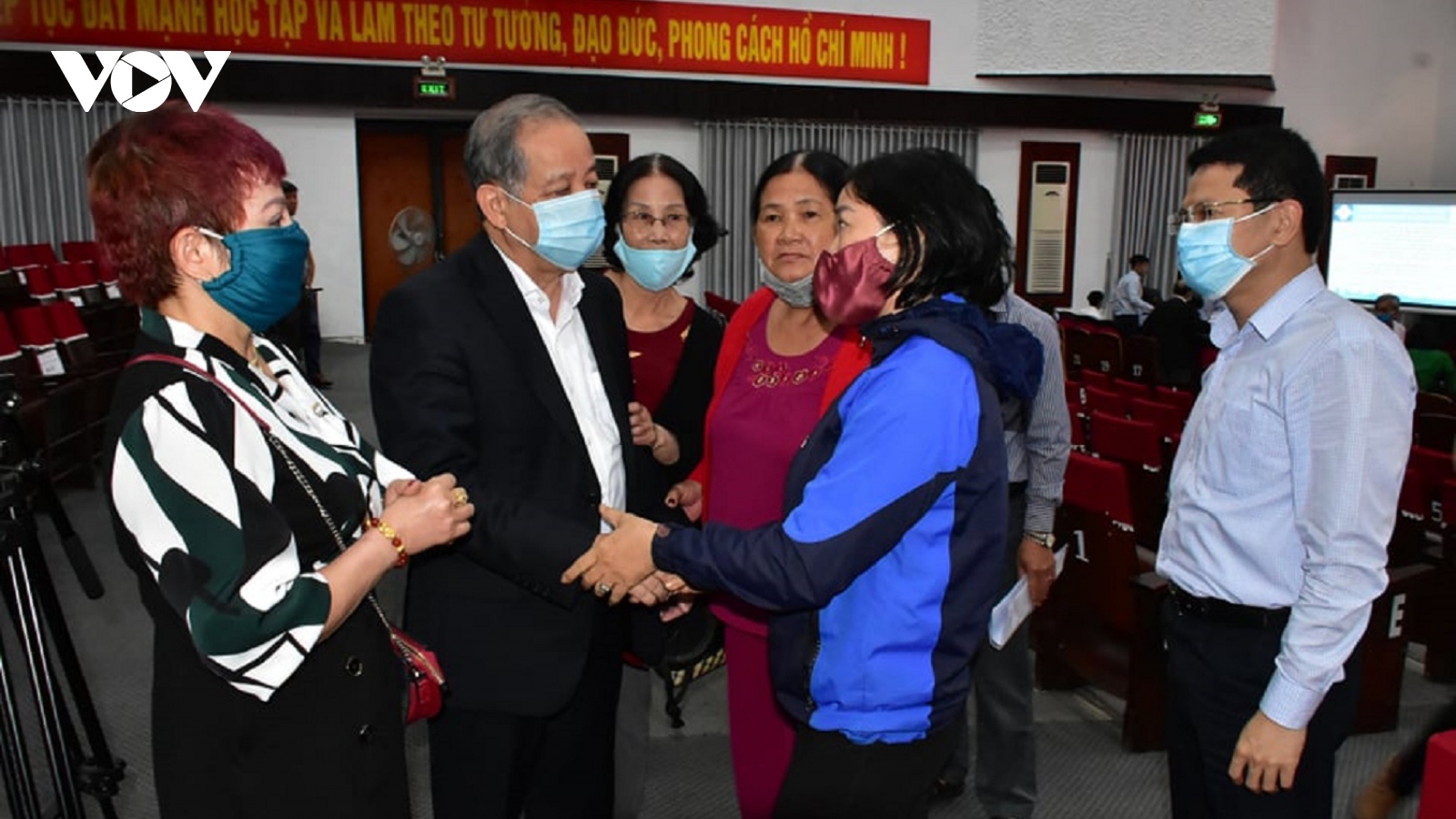 Chủ tịch UBND tỉnh Thừa Thiên Huế đối thoại với dân Thượng Thành