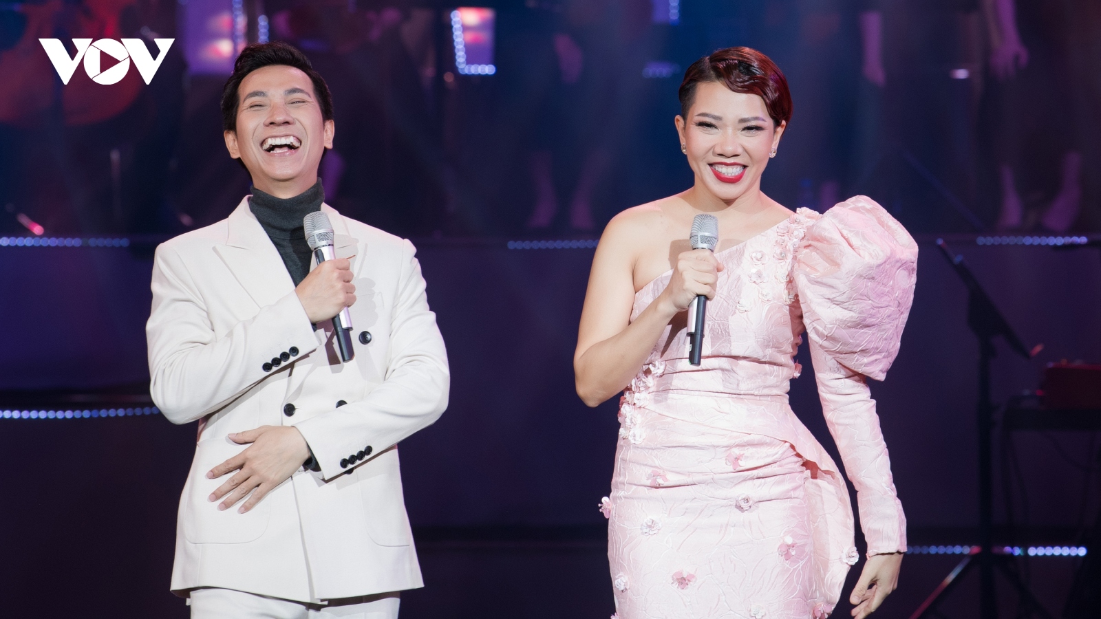 Diva Hà Trần khen Lê Anh Dũng có giọng đẹp, đậm chất quý ông