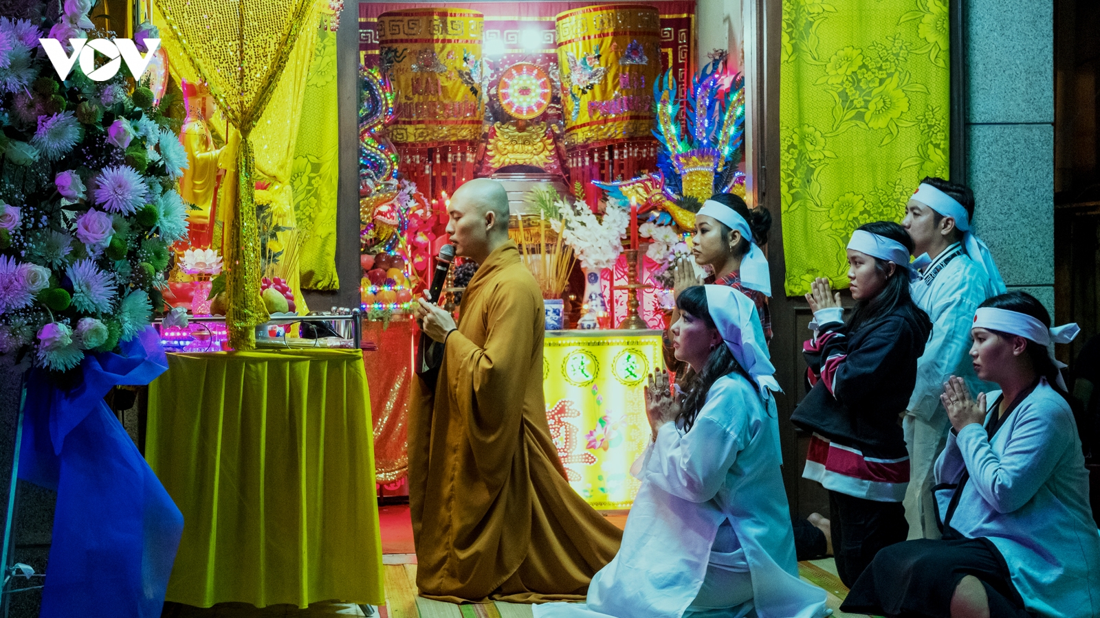 "Đêm tối rực rỡ!" không phải “hạnh phúc của một tang gia”