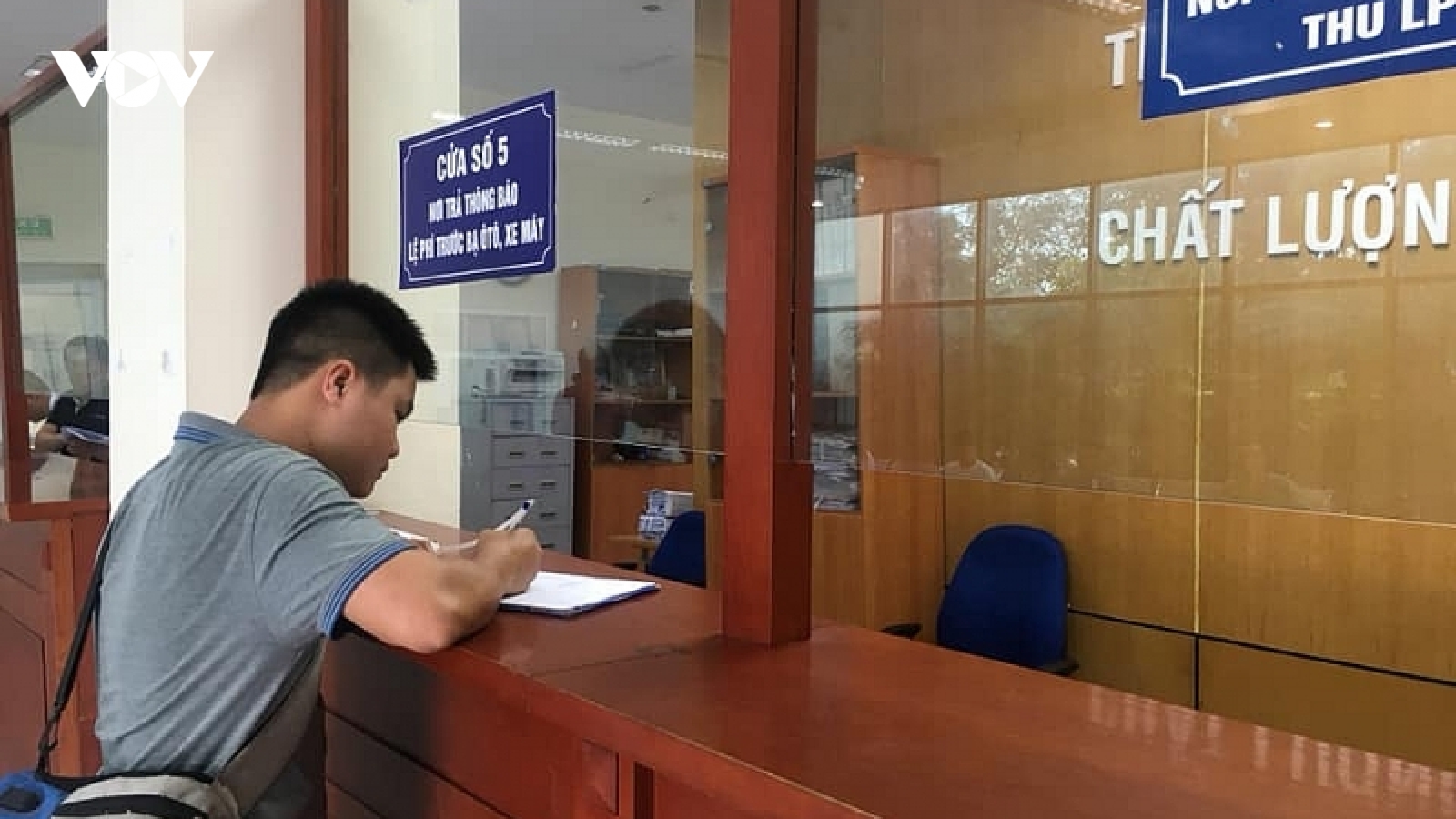 Không phải xuất trình tờ khai nguồn gốc phương tiện nhập khẩu khi nộp lệ phí trước bạ