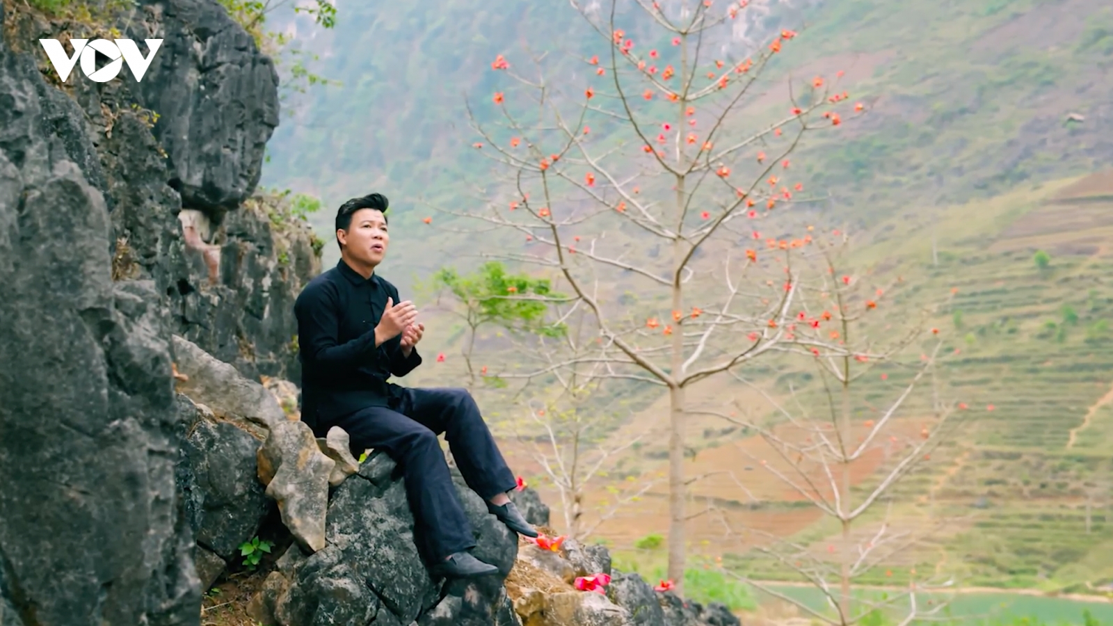 Chuyện tình Khâu Vai thơ mộng trong MV “Hương mộc miên” của ca sĩ Vũ Thắng Lợi