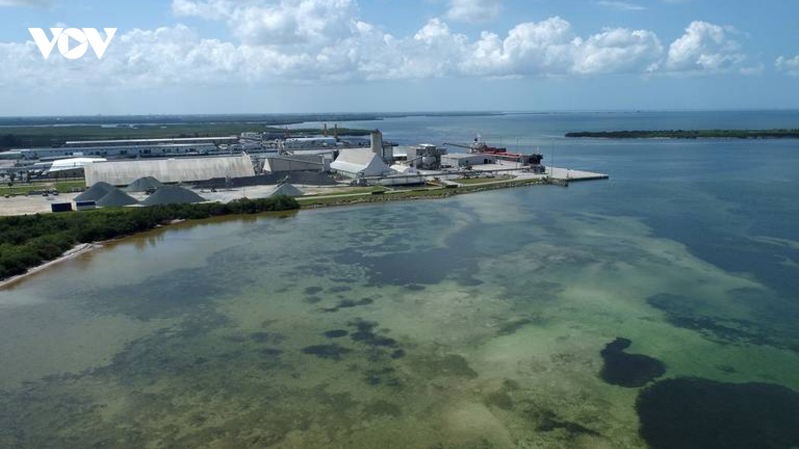 Florida (Mỹ) tuyên bố tình trạng khẩn cấp vì nguy cơ vỡ hồ nước độc hại