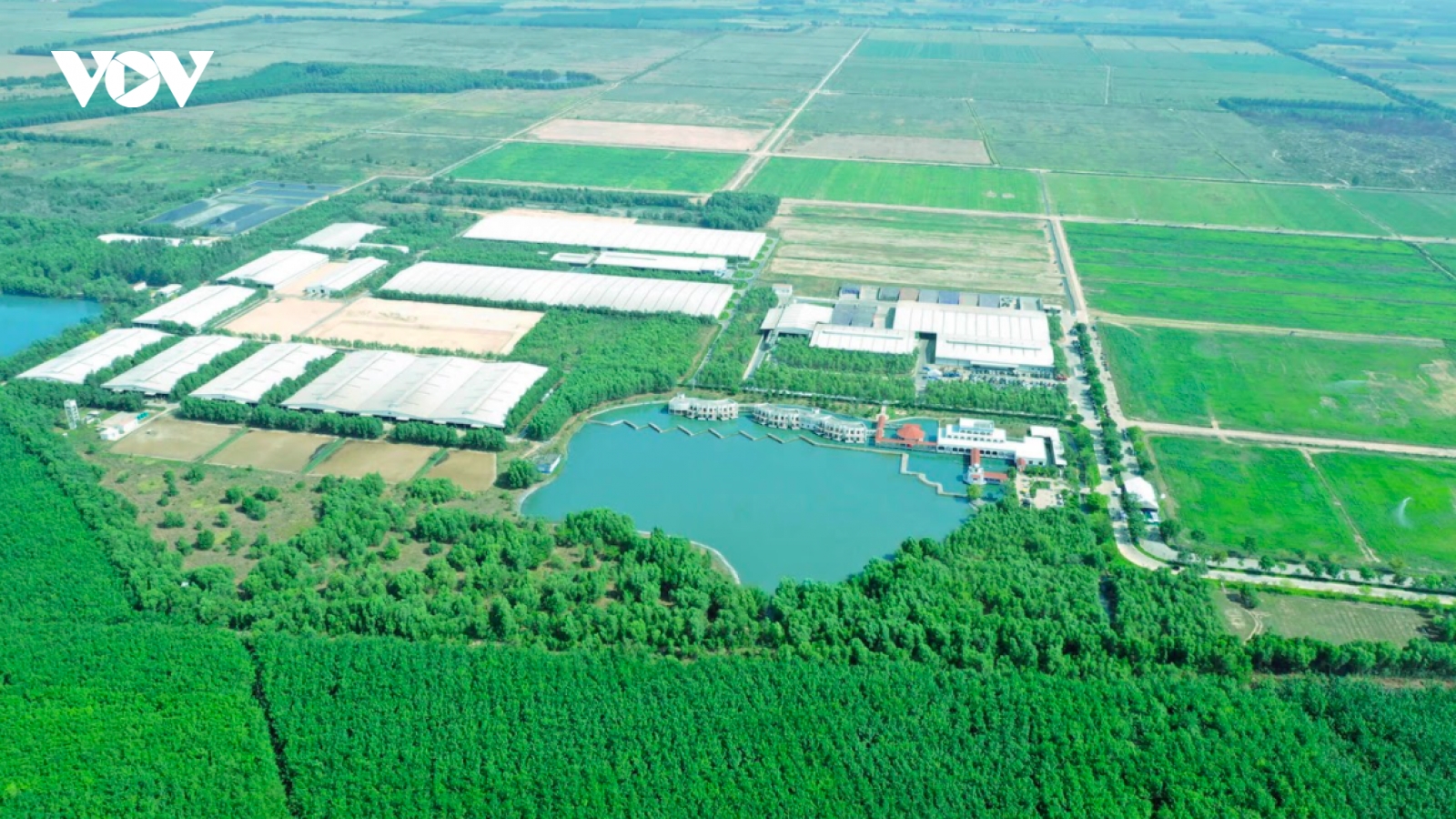 Vinamilk ra mắt hệ thống Trang Trại Sinh Thái Vinamilk Green Farm