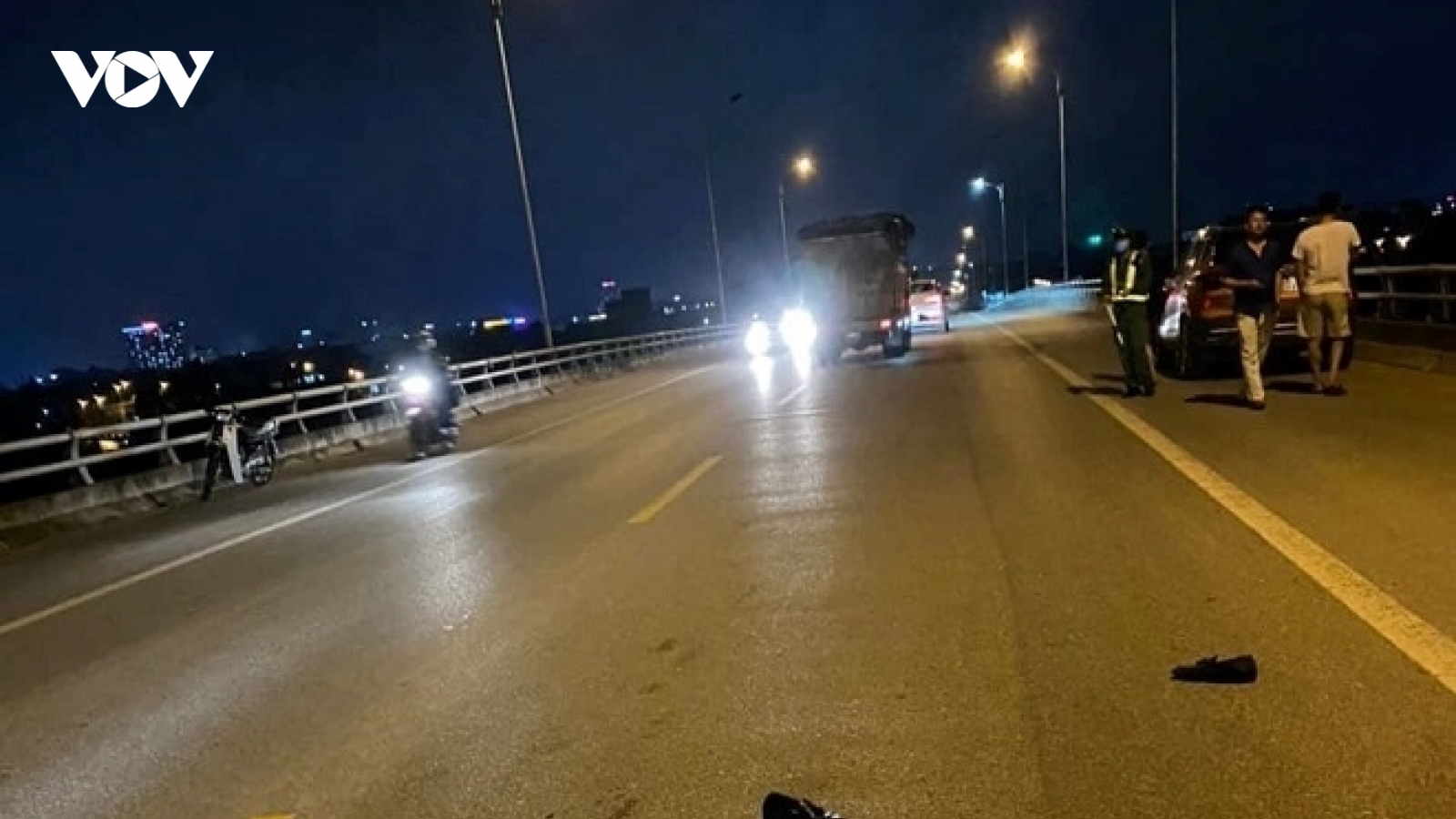 Hẹn nhau lên cầu 'huyết chiến' vì một triệu đồng, chủ nợ bị đâm chết