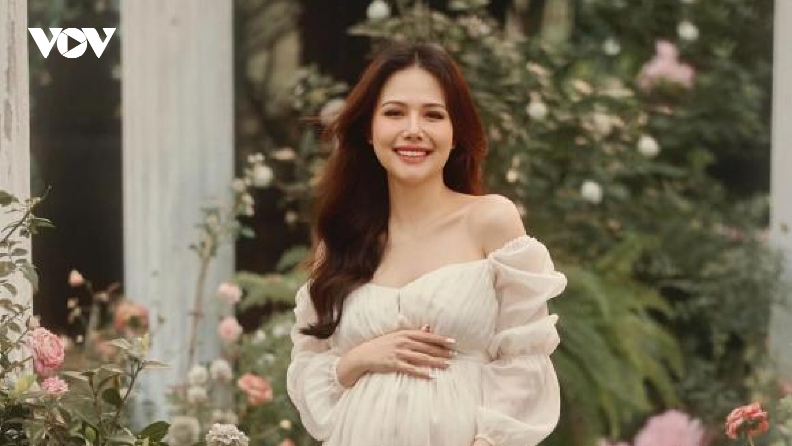 Chuyện showbiz: Diễn viên Phanh Lee "Ghét thì yêu thôi" xác nhận mang thai con đầu lòng 