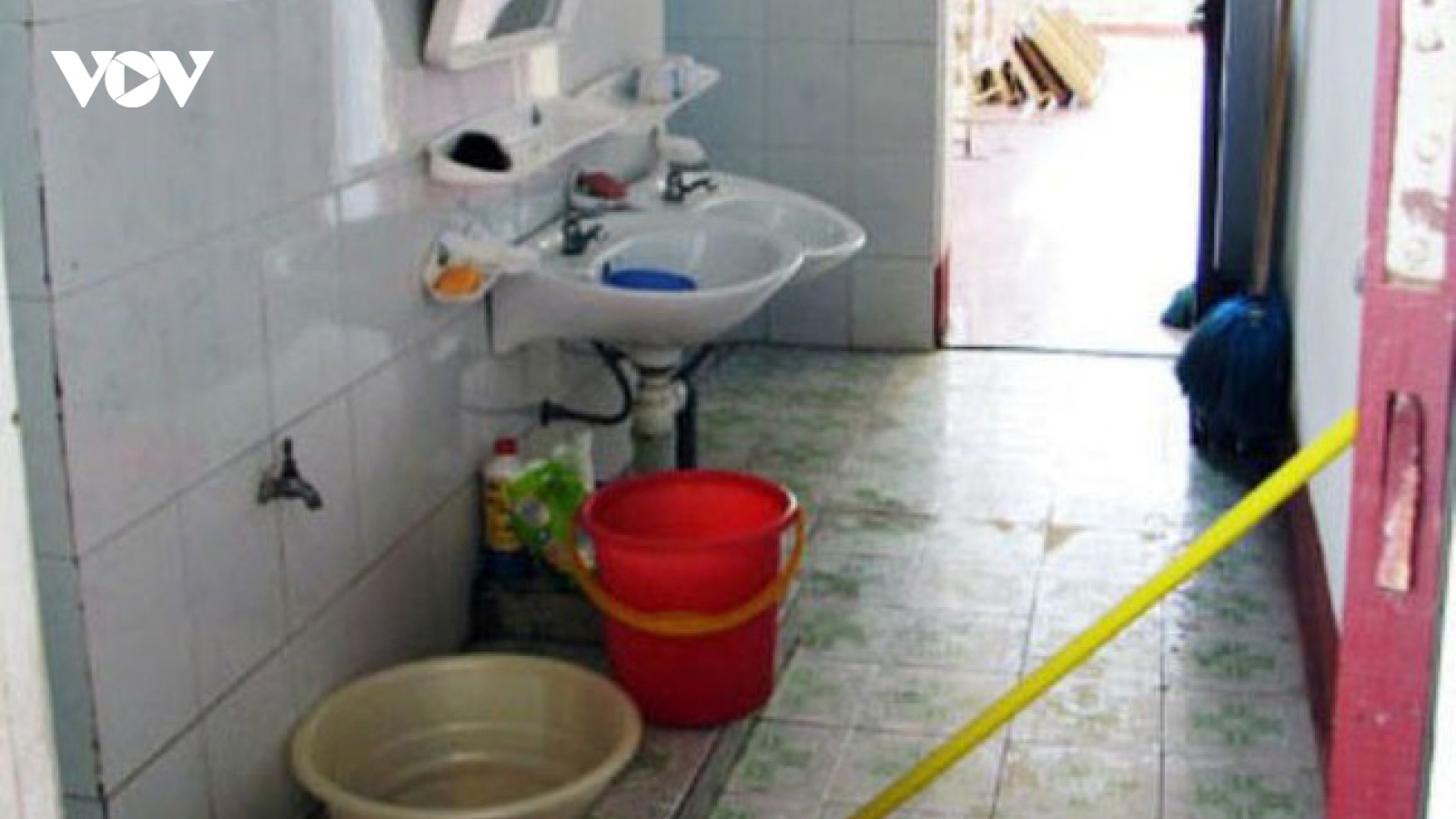Truy tìm hung thủ sát hại cháu bé 11 tuổi, phá két trộm tiền
