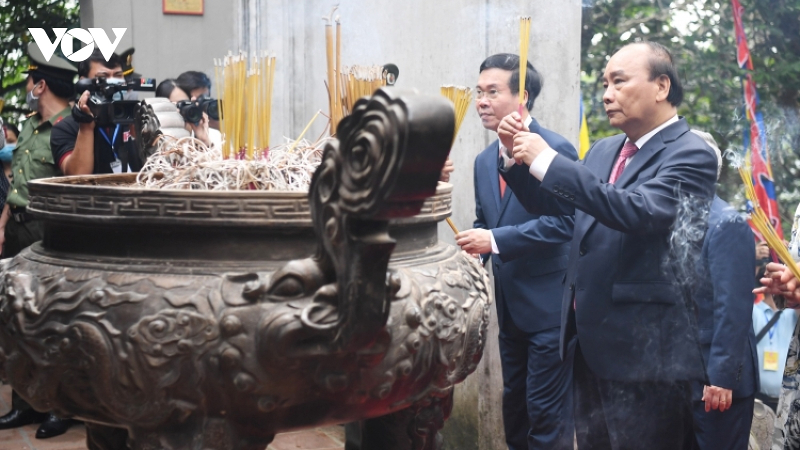 State President commemorates Hung Kings