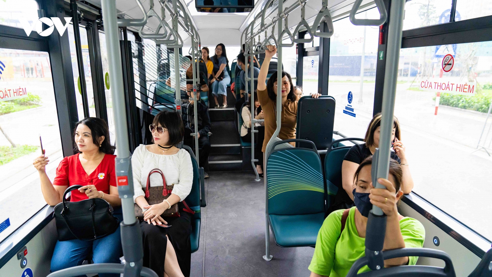 Trải nghiệm “cực chất” với xe buýt điện đầu tiên tại Việt Nam