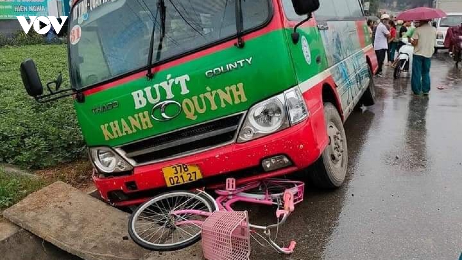Xe buýt tông xe đạp, một học sinh tử vong khi đang trên đường đến trường