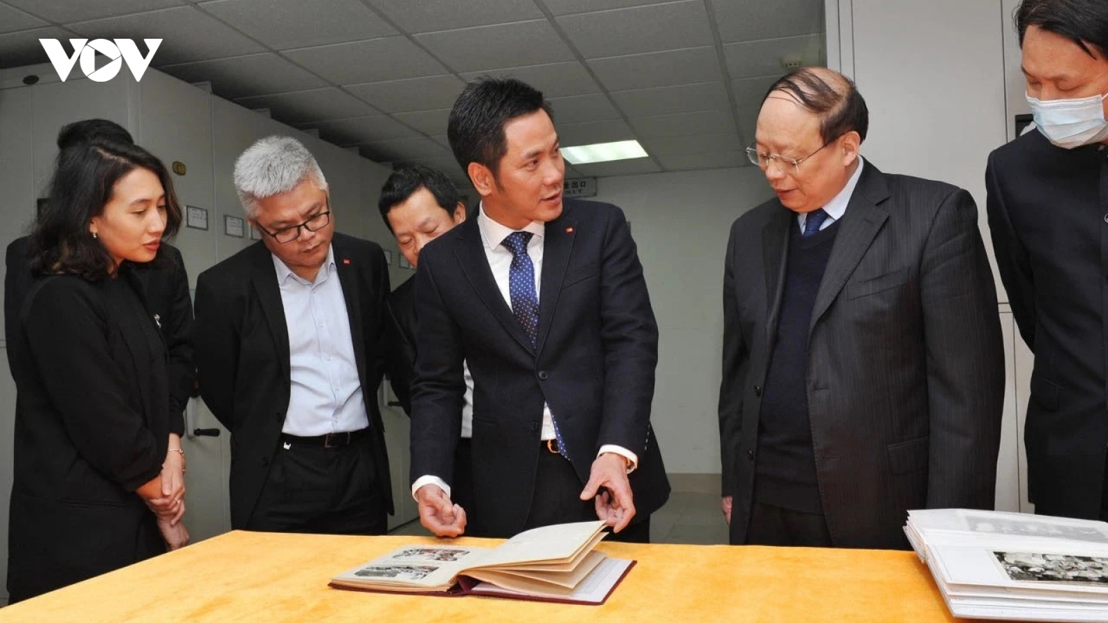 Tổ chức hoạt động “Đi theo dấu chân Chủ tịch Hồ Chí Minh” tại Giang Tô, Trung Quốc