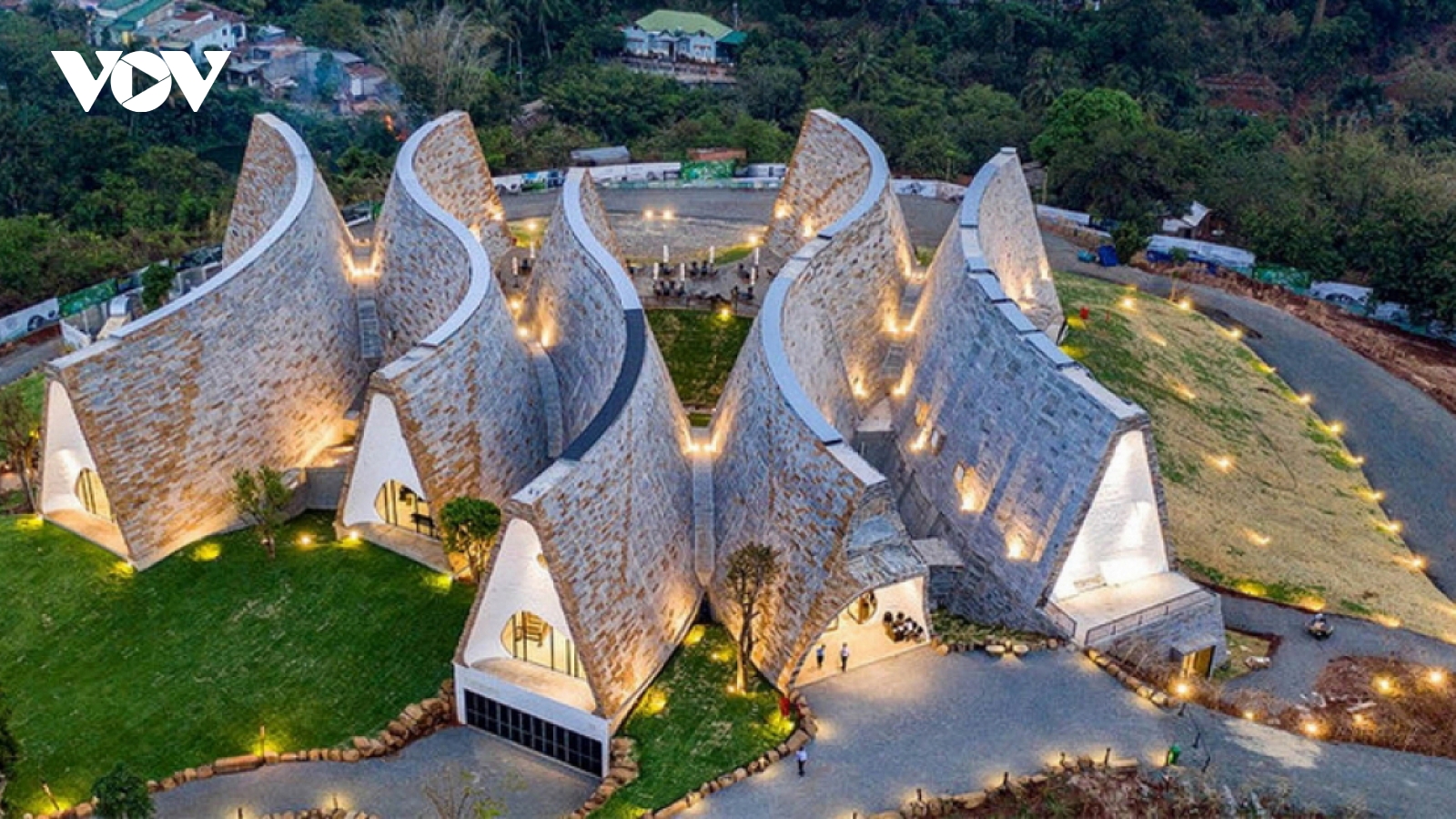 Discovering unique world coffee museum in Dak Lak