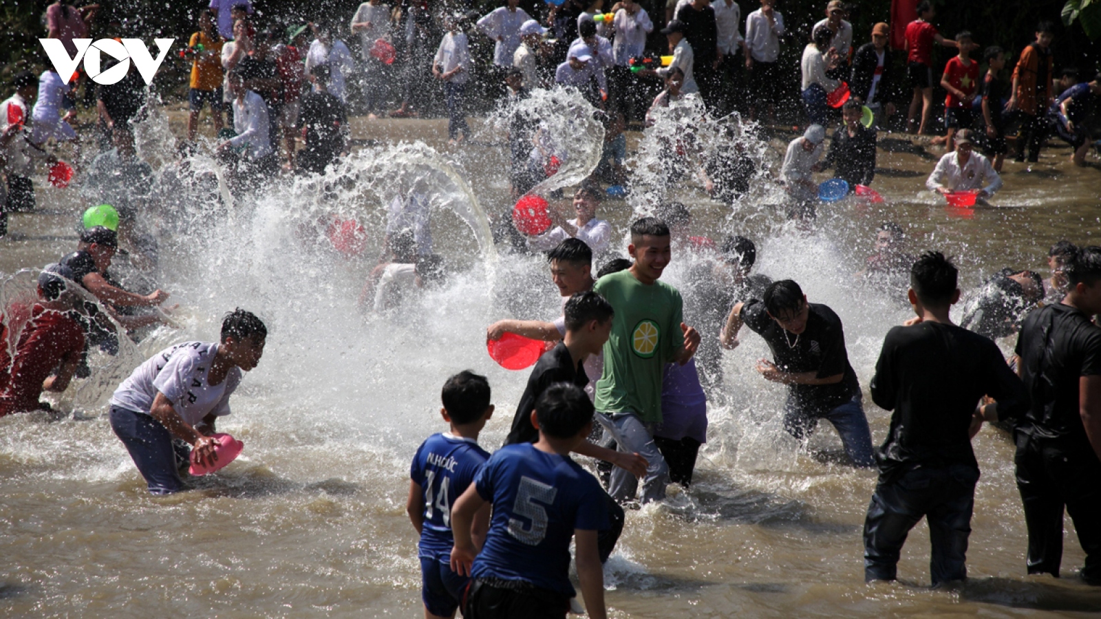 Then Kin Pang festival in northwestern region excites crowds