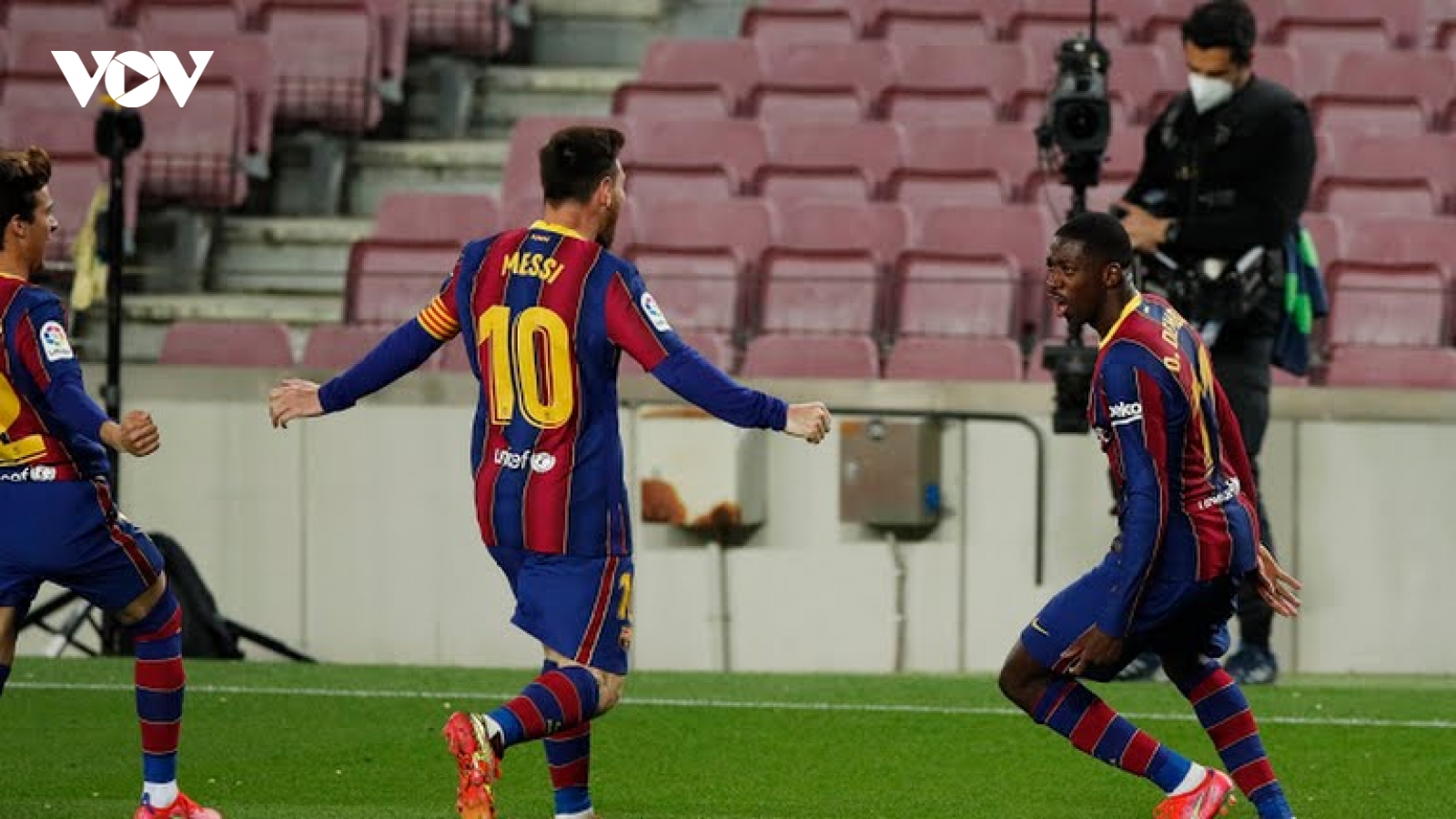 Thắng nhọc Valladolid, Barca chỉ còn kém ngôi đầu La Liga 1 điểm